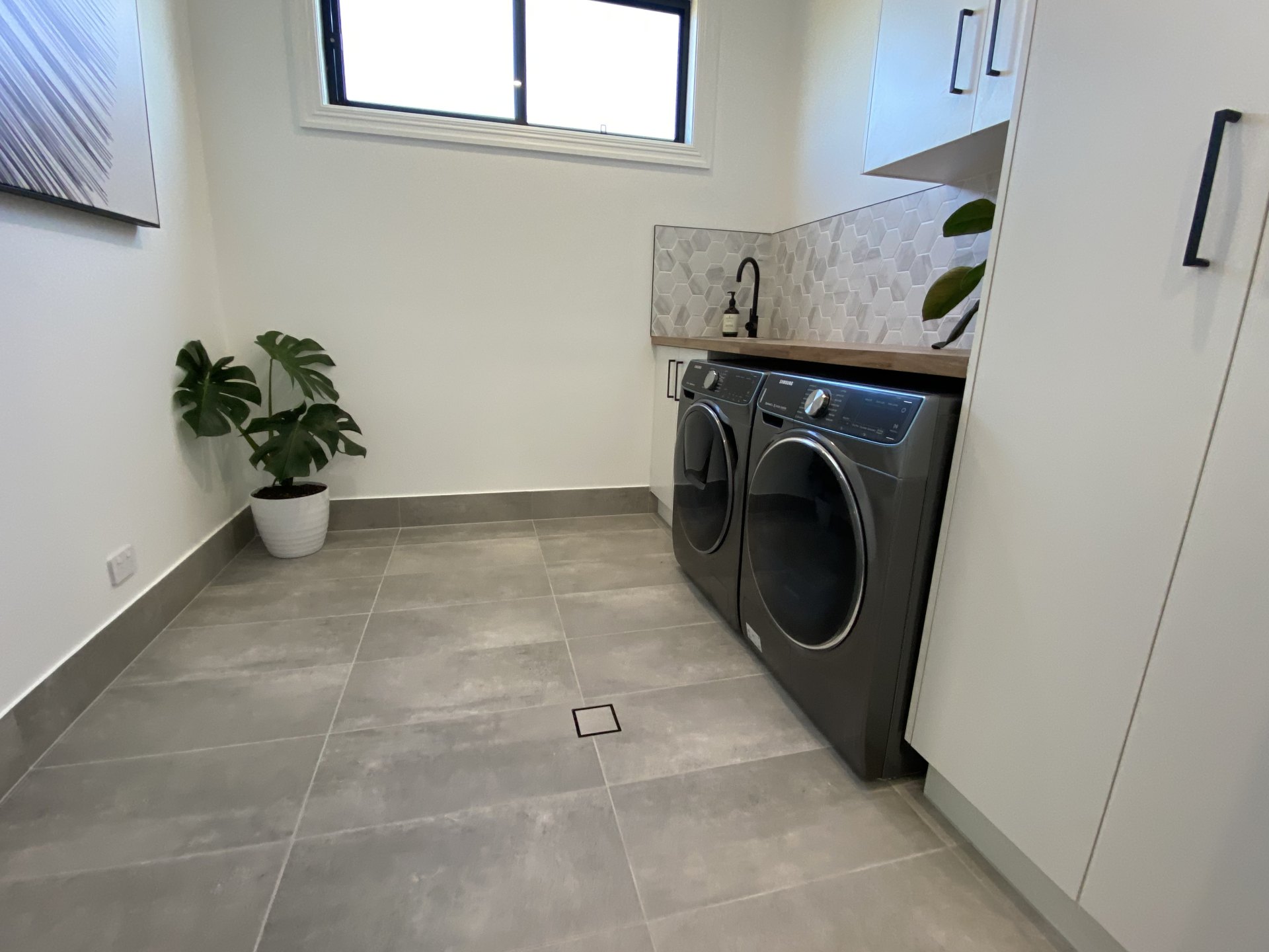 Cessnock Bathroom / Laundry