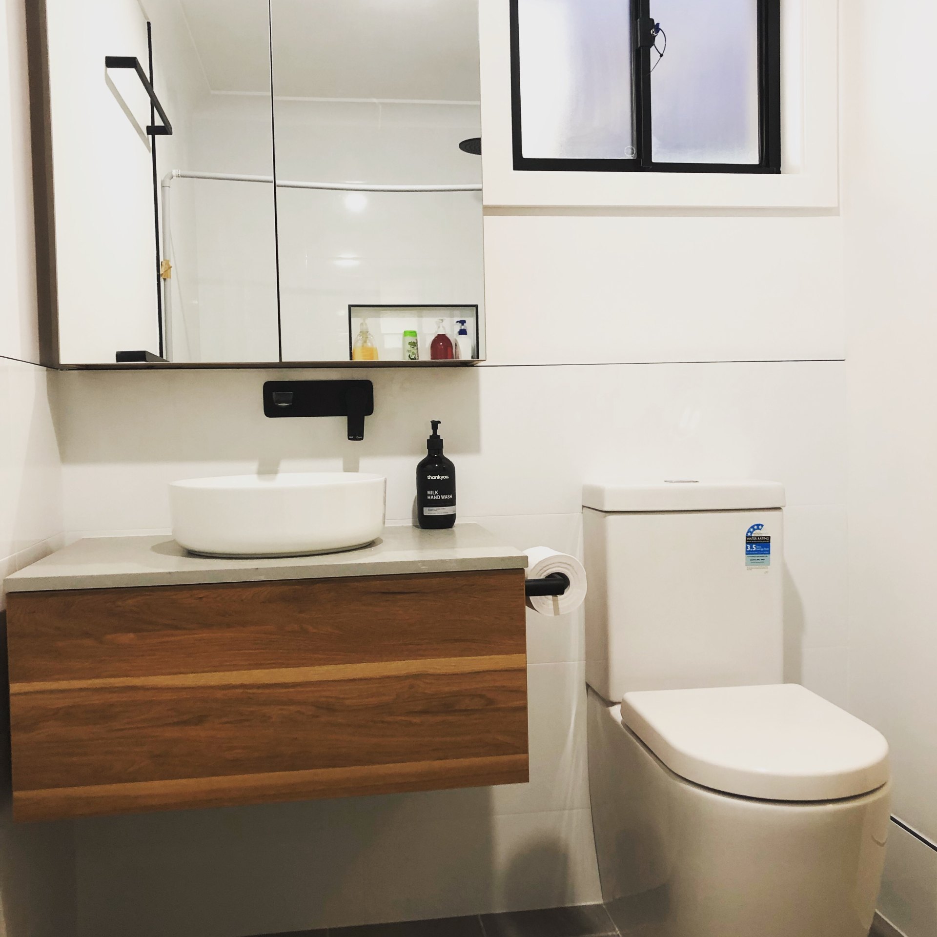 Floraville Bathroom / Laundry & Ensuite