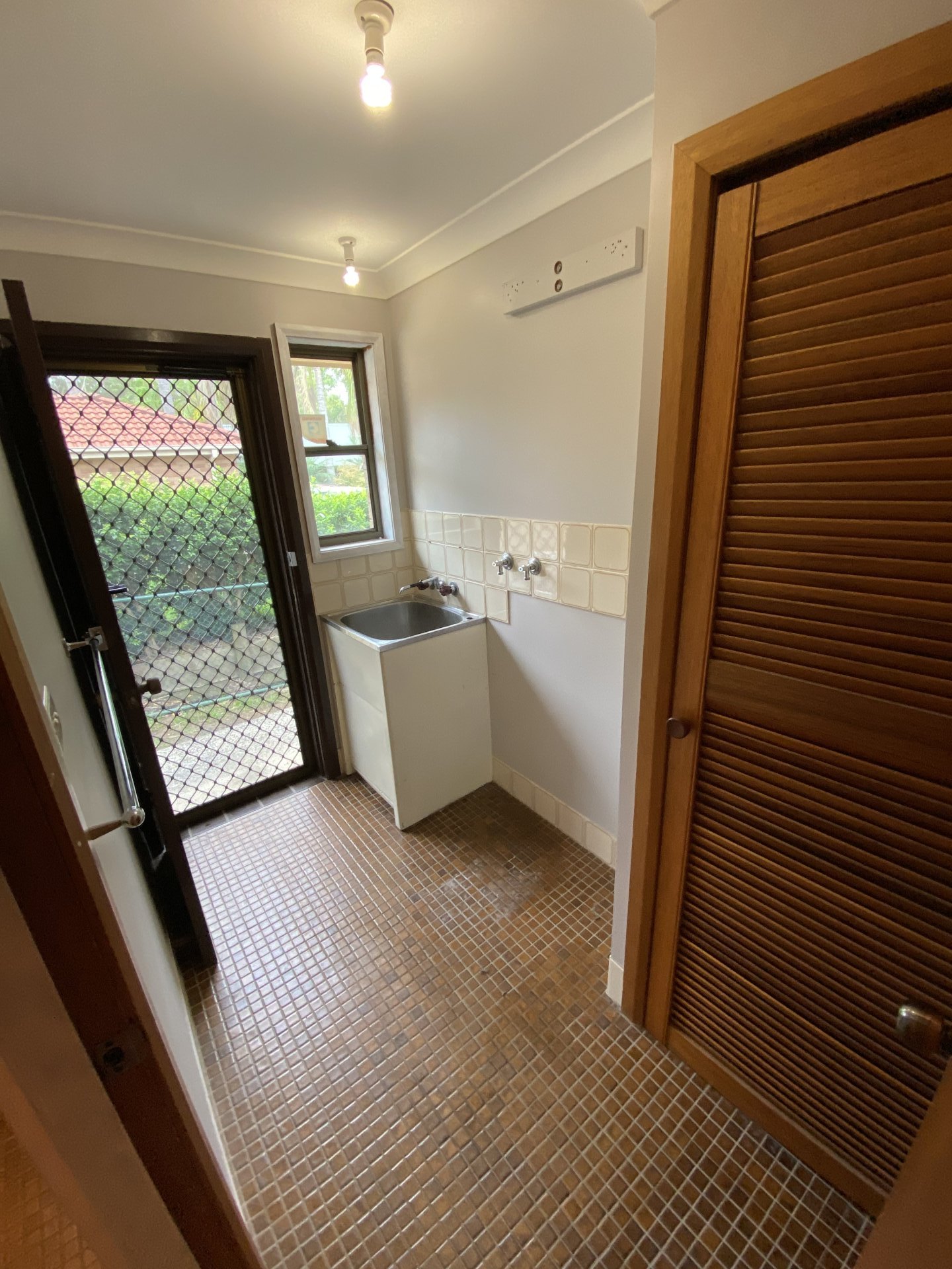 Mirrabooka Main Bathroom & Laundry