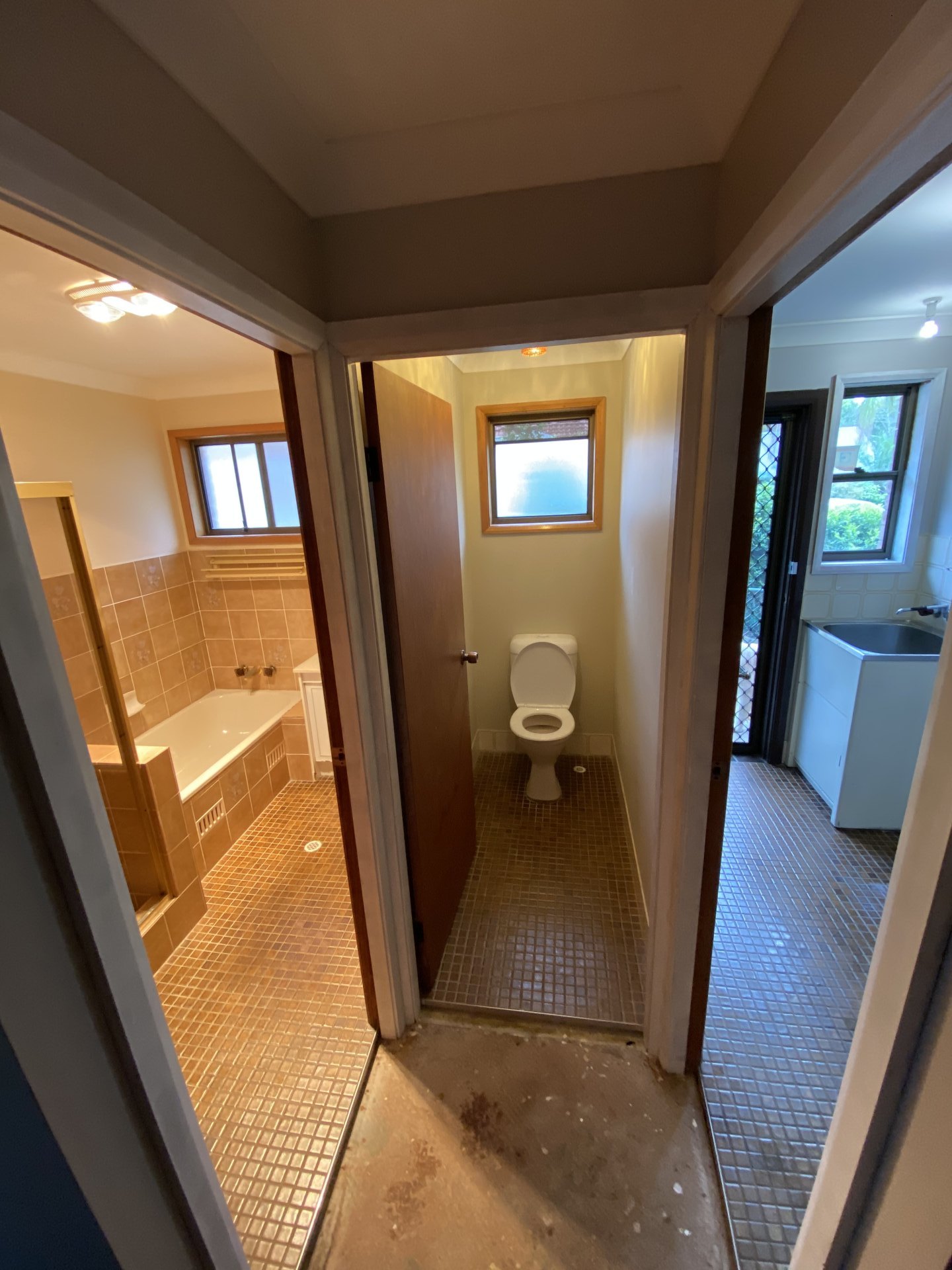 Mirrabooka Main Bathroom & Laundry